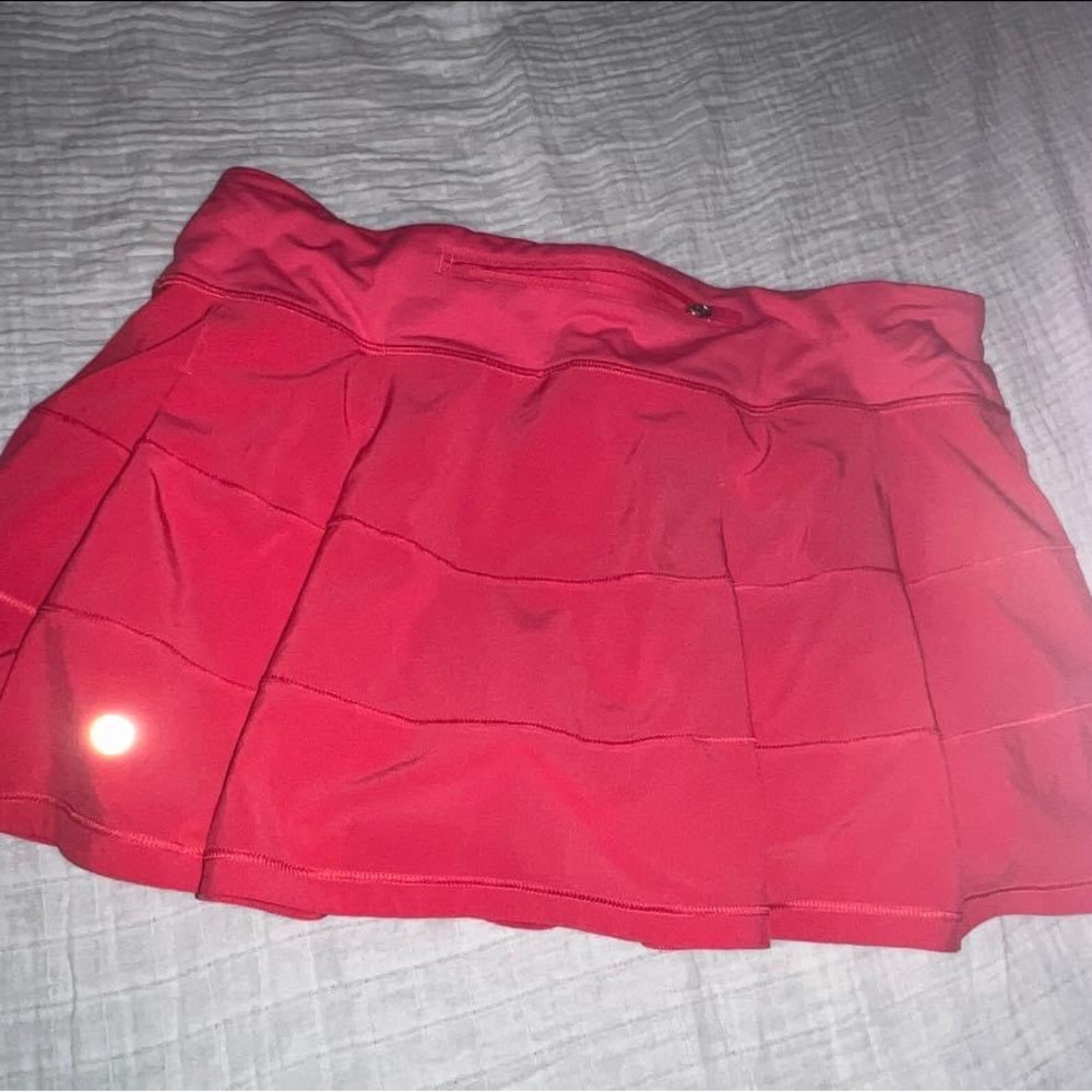 LULULEMON SKIRT SIZE 12